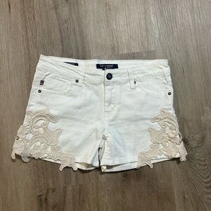 Vigoss Vintage The Jagger White and Offwhite Crochet Detail Shorts Size 14